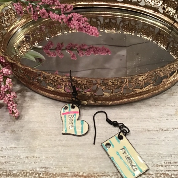 Best Friends Earrings - Picture 6 of 9